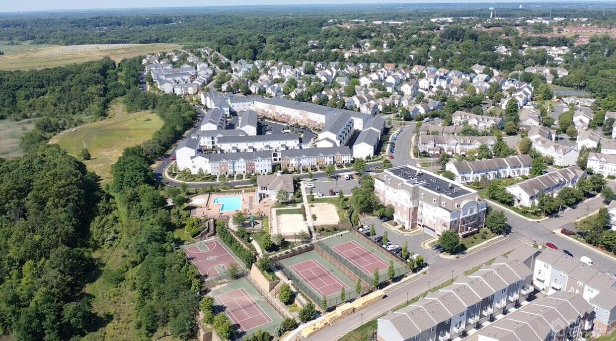 6301 Fernandez Ct, Sayreville, NJ 08859 Condo for Rent in Sayreville