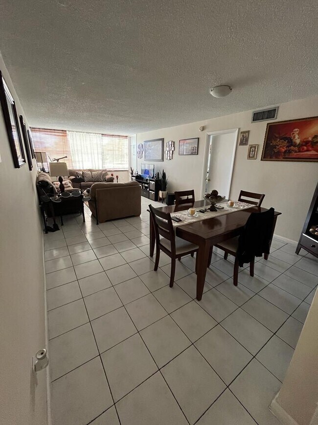 Building Photo - 1200 NE Miami Gardens Dr
