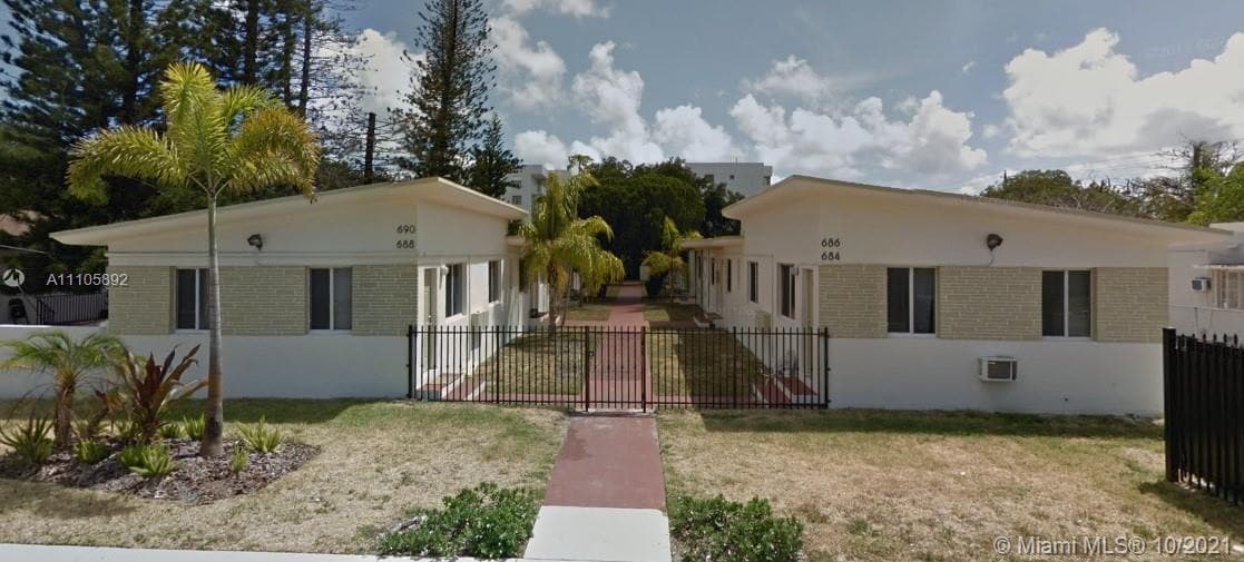Primary Photo - 688 NE 85th St
