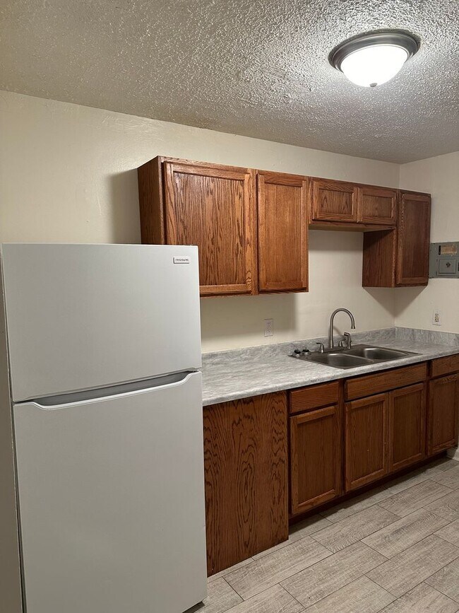 Foto del edificio - Spacious 2bedroom Townhome (500.00 off first full months rent ) Apply by 4/20/2026