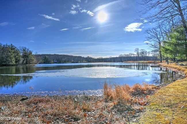 Foto del edificio - 134 Laurel Hill Dr