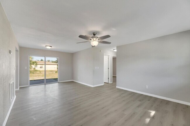 Foto del edificio - 527 Fox Run Trail