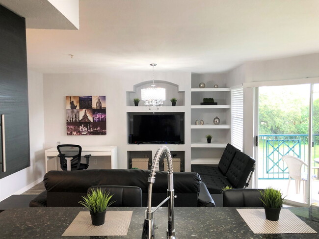 Foto del edificio - 7220 Westpointe Blvd