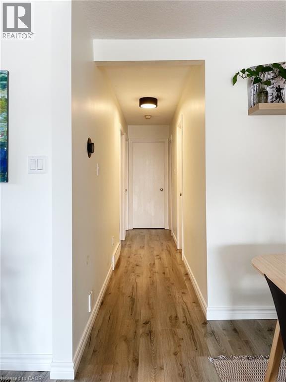 Photo du bâtiment - 340 Pioneer Dr