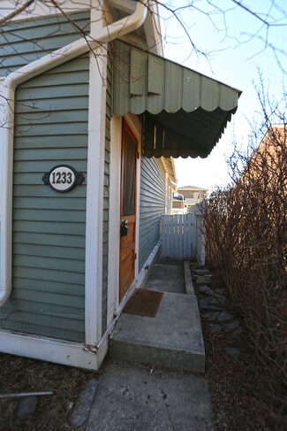 Building Photo - 1233-1219 19 Avenue NW