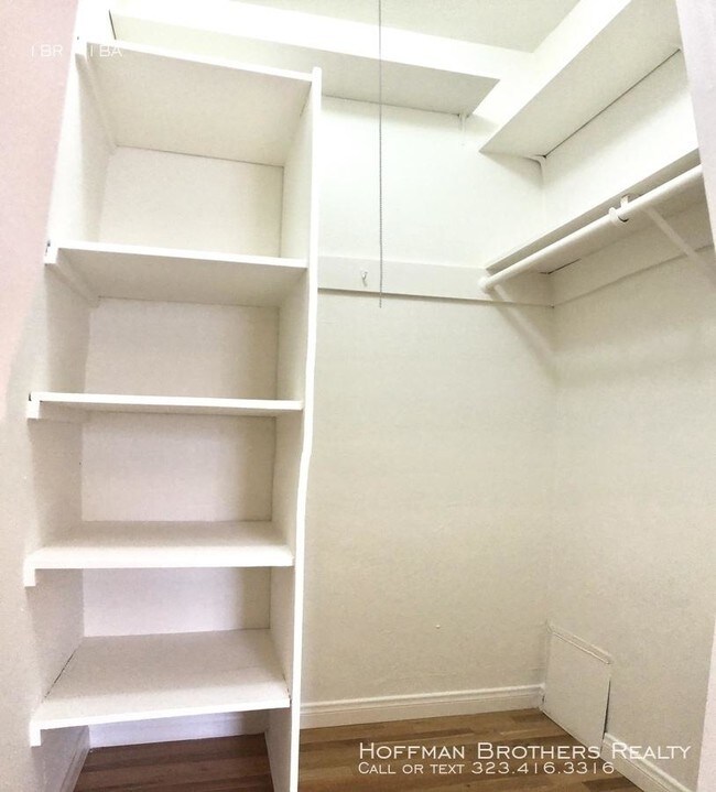 Building Photo - 1 bedroom in Venice CA 90291