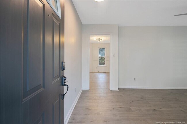 Foto del edificio - 205 Brookford Ct