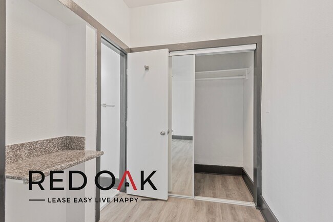 Foto del edificio - ~1 Month FREE~ Lovely and Stylish Studio w...