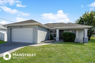 Building Photo - 1709 NE 6th Pl