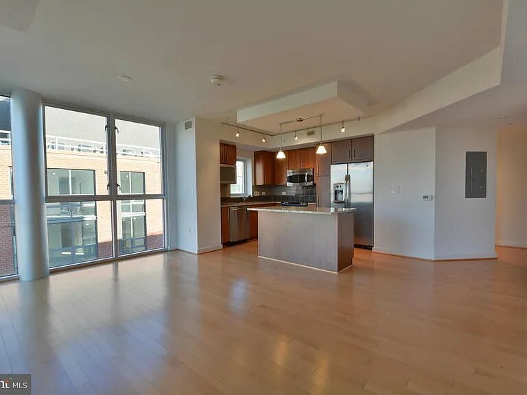 Foto principal - 1025 1st St SE