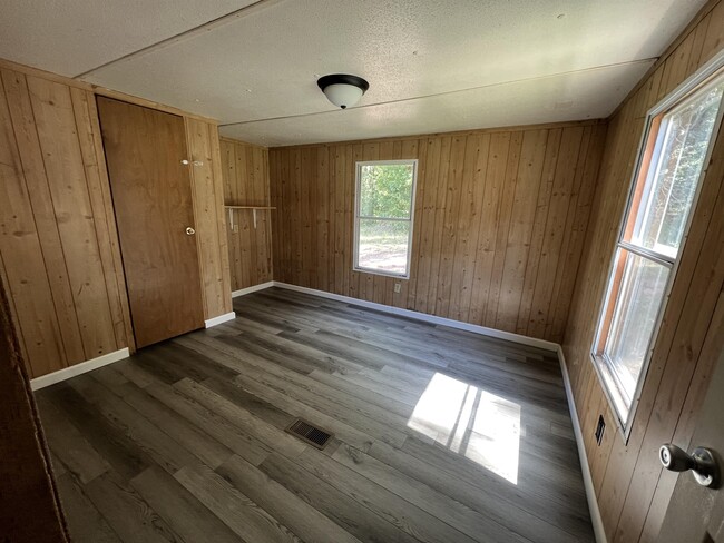 Photo - 111 Whittle Park Dr House