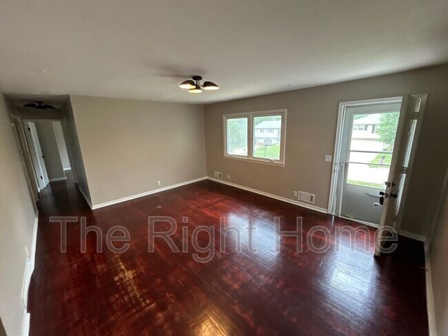 Foto del edificio - 6929 N 64th St