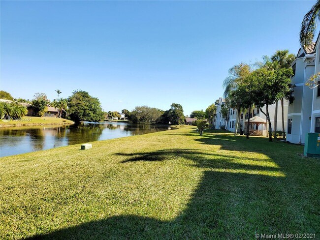 Foto del edificio - 11245 W Atlantic Blvd