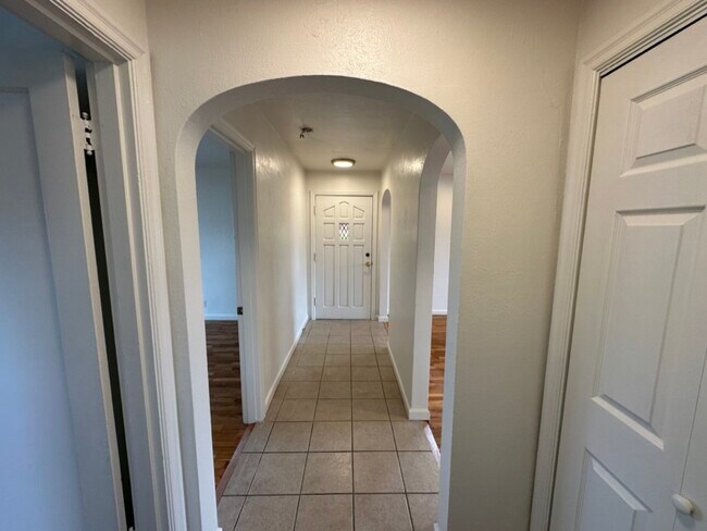 Foto del edificio - 15415 Main St E