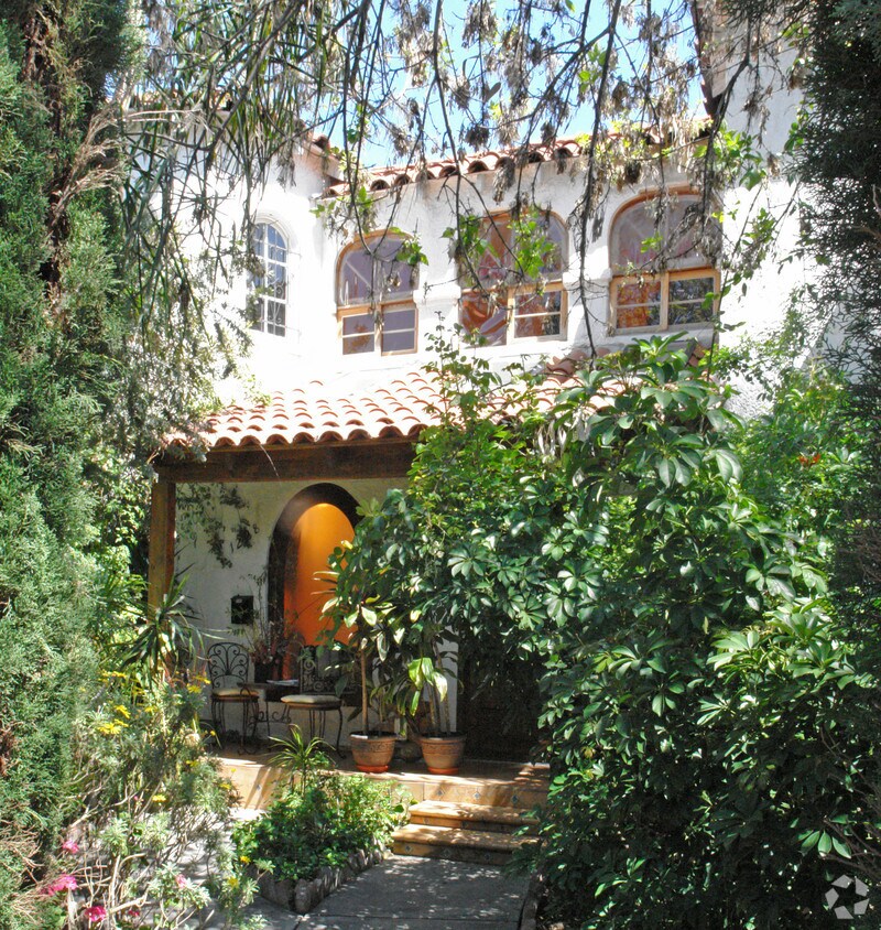 Foto del edificio - 1228 S Bedford St