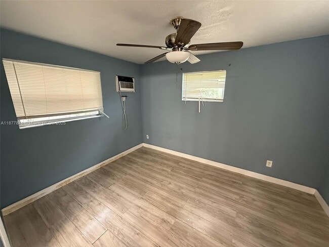 Foto del edificio - 817 NW 10th St