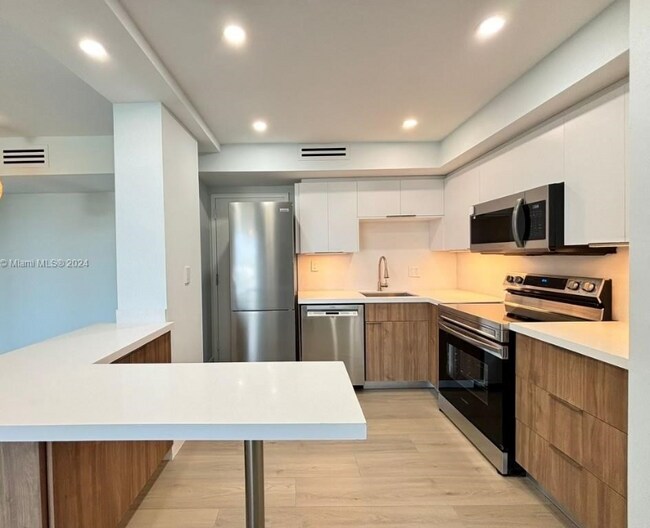 Foto del edificio - 1050 SE 15th St