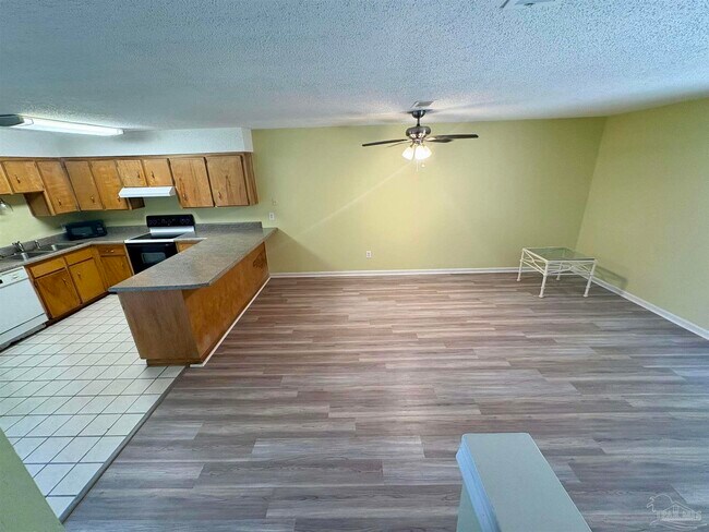 Foto del edificio - 193 E Burgess Rd