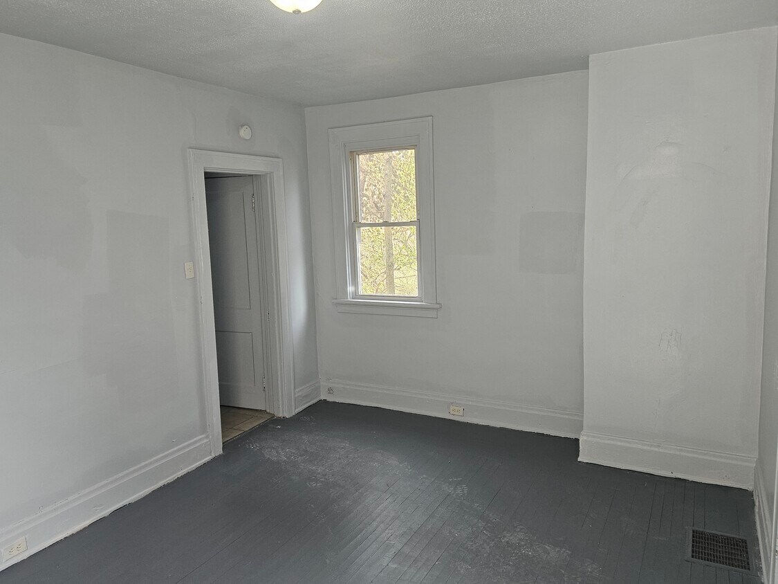 Foto del edificio - 597 Trenton Ave