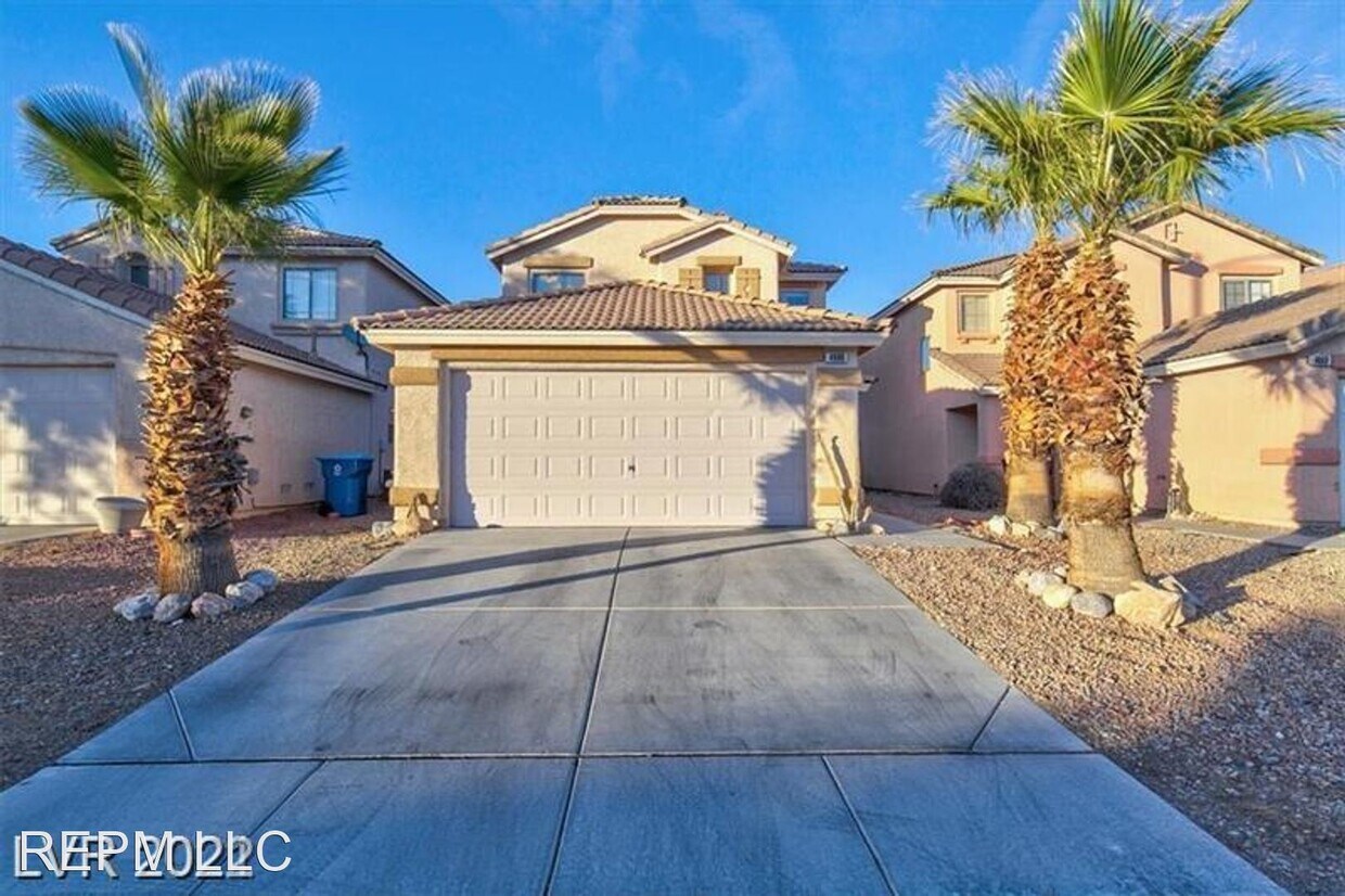 3 br, 2.5 bath House 4690 Thackerville Ave House Rental in Las Vegas, NV