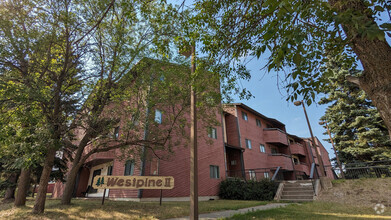 Building Photo - West Pine Apartments