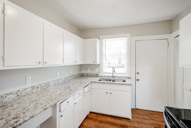 Building Photo - NOW OFFERING HALF OFF THE FIRST FULL MONTH...