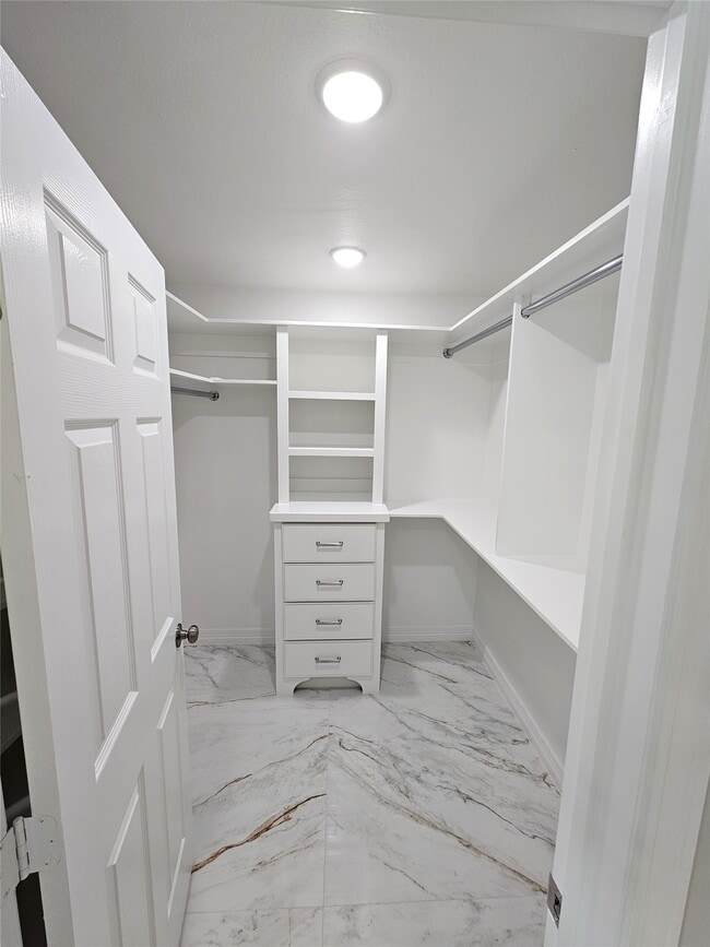 Building Photo - 417 Melbourne St