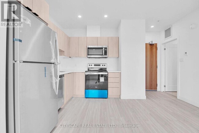 Building Photo - 408 Dundas St S