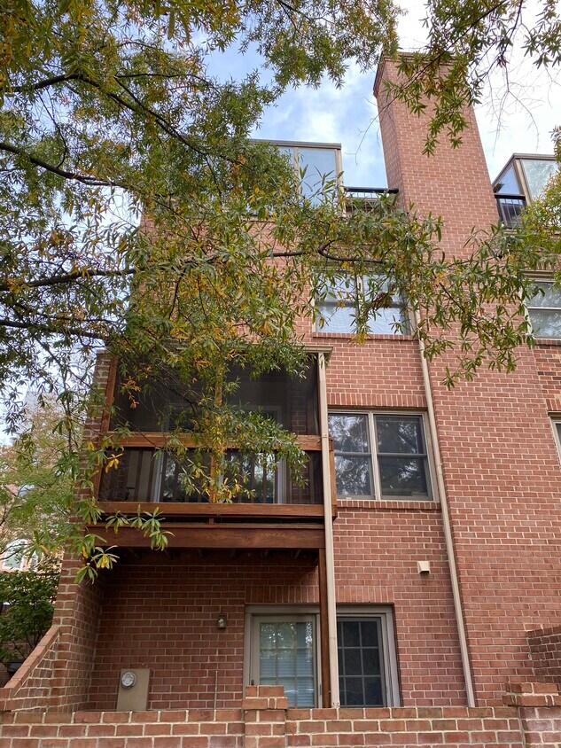657 N Tazewell St, Arlington, VA 22203 Townhome Rentals in Arlington