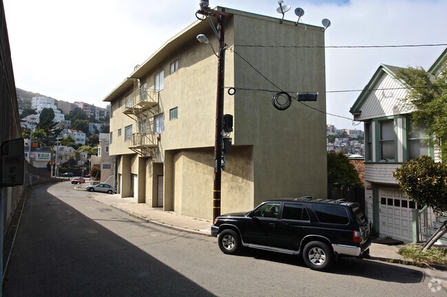 Building Photo - 140 Eagle St