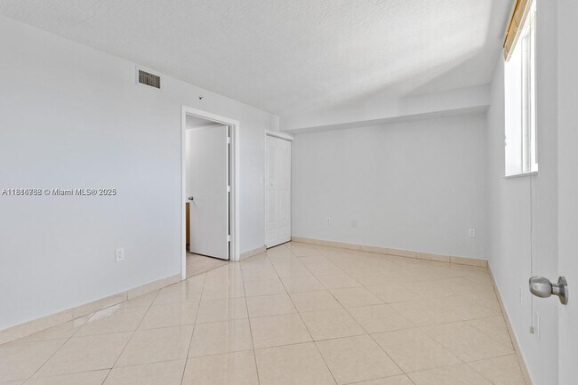 Foto del edificio - 102 SW 6th Ave