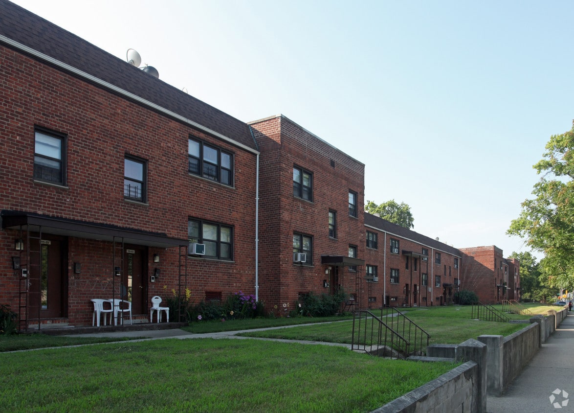 1153711543 Springfield Blvd, Cambria Heights, NY 11411 Apartments
