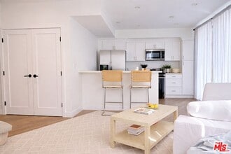 Building Photo - 842 11th St