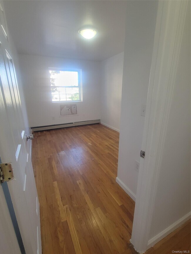 Foto del edificio - 2407 Barker Ave