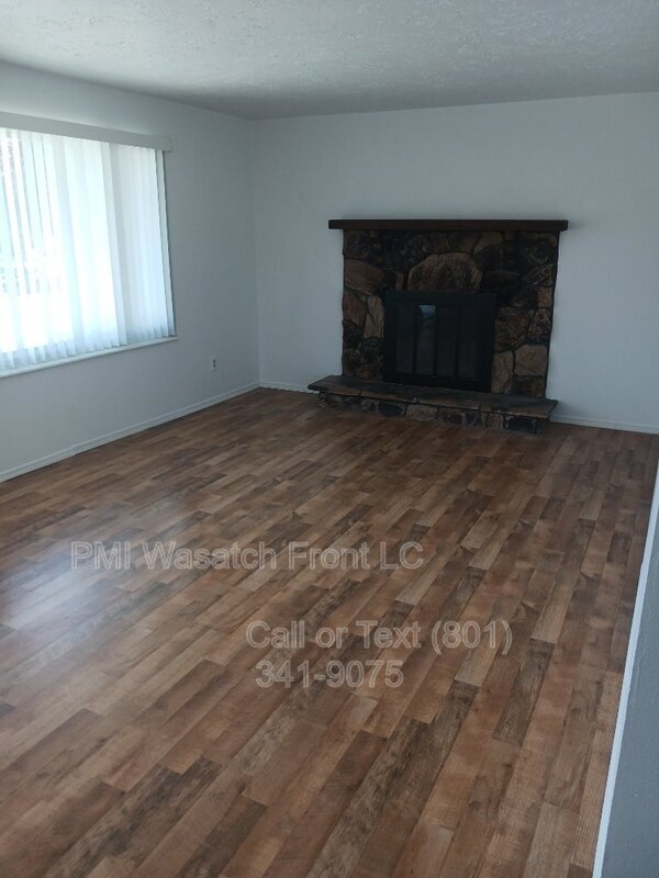 Building Photo - 3964 Kilt Street