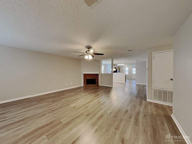 Building Photo - 8403 Bacury Rd