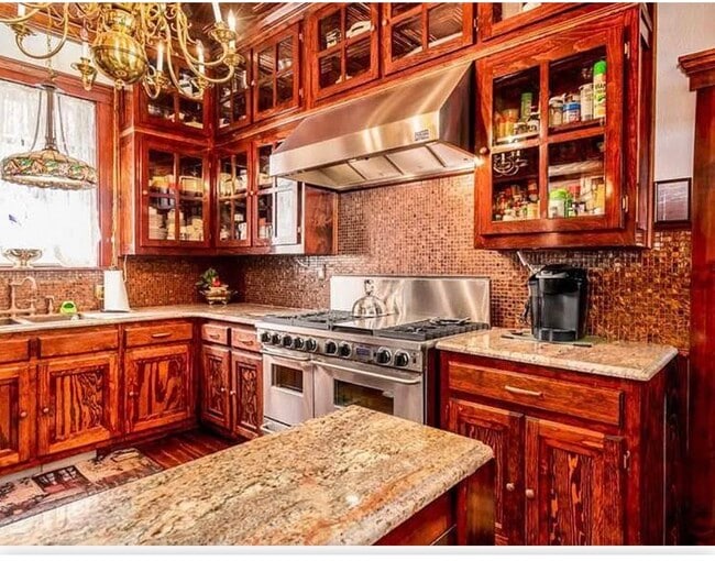 Foto del edificio - 1125 N Greenwood St