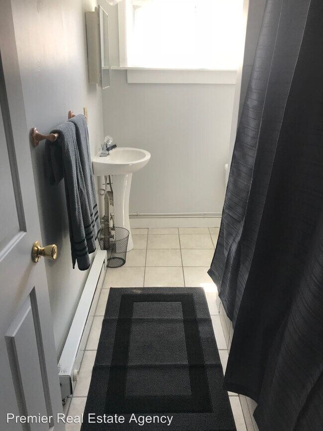 Foto del edificio - 951 E 3rd St