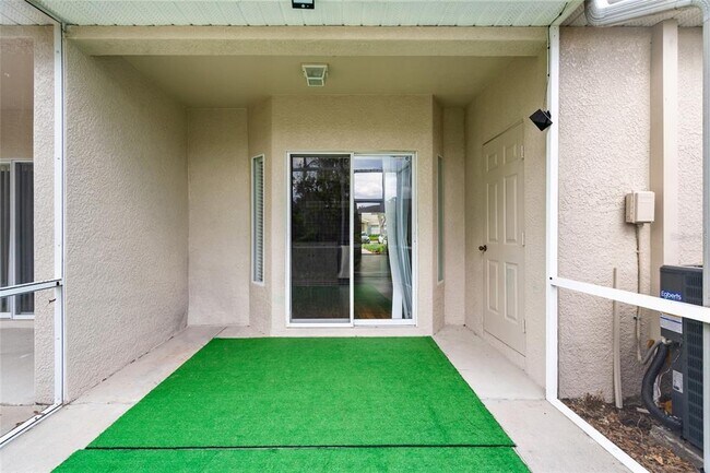 Foto del edificio - 15929 Fishhawk Creek Ln