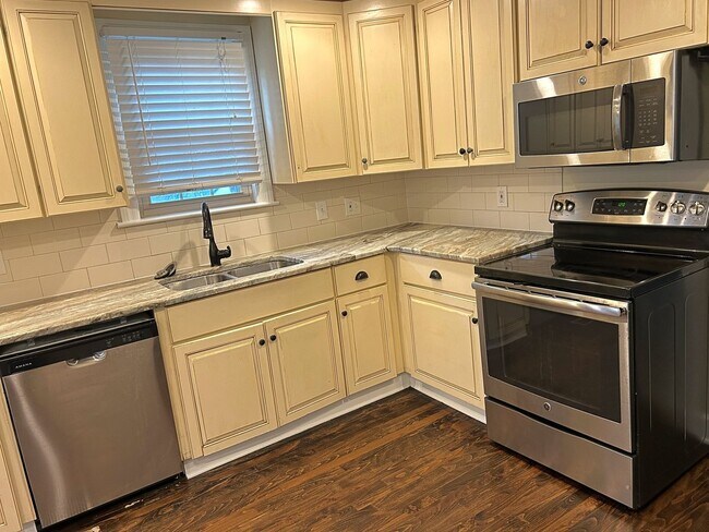 Foto del edificio - Move-In Ready East Nashville Gem – Bright, Open & Fully Updated