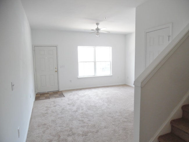 Foto del edificio - 118 University Village Dr