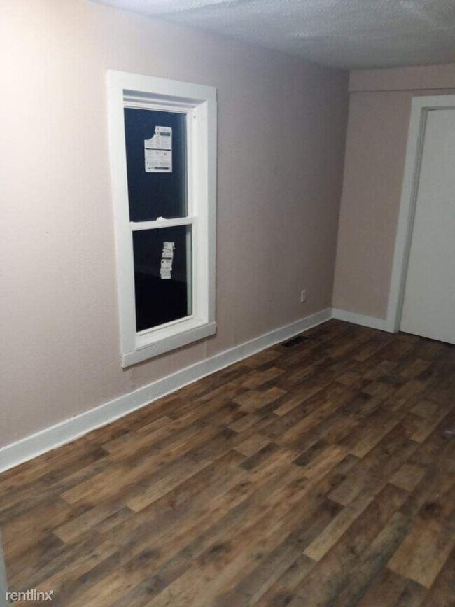 Building Photo - 2 br, 1 bath House - 963 Oak Street