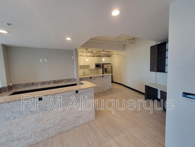 Foto del edificio - 219 Central Ave NW
