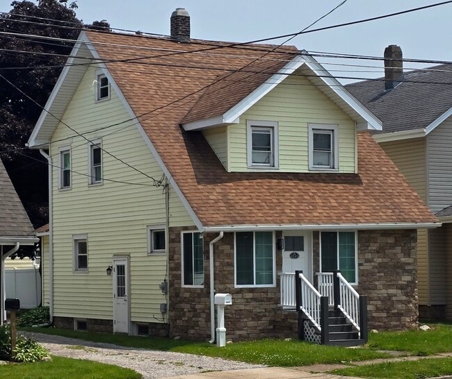 Building Photo - 2123 Bird Dr