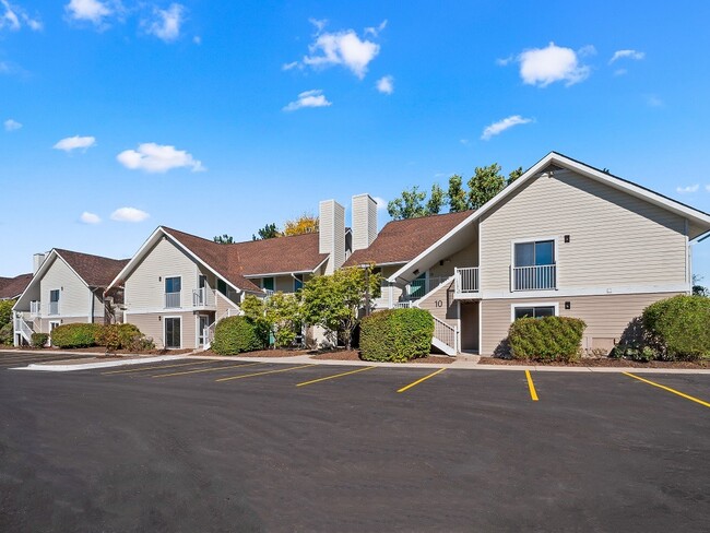 Building Photo - The Landings of Madison Heights