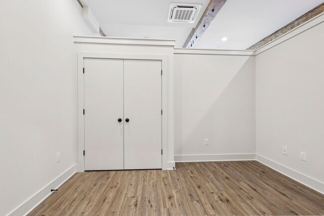 Building Photo - Trent Manayunk