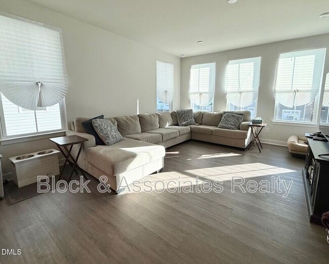 Building Photo - 1362 Chowan Ave