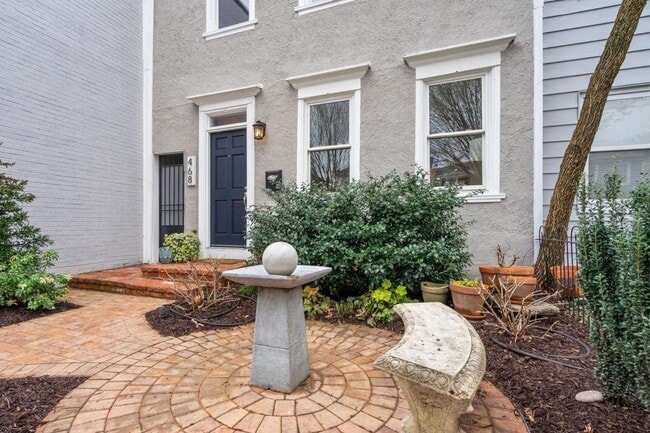 Building Photo - 468 Ridge St NW
