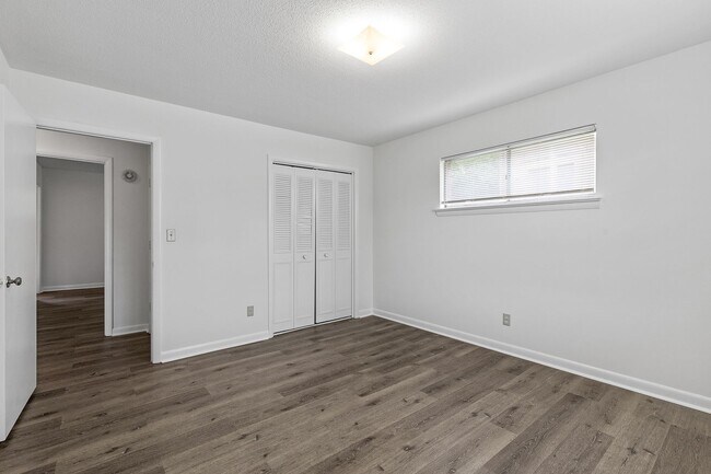 Foto del edificio - 3414-3416 Betty Ln