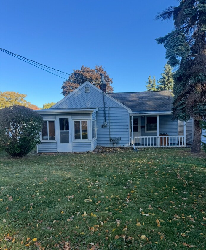 Primary Photo - 1502 E Gunn St